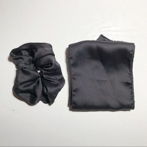 BLACK SCRUNCHIE SCARF